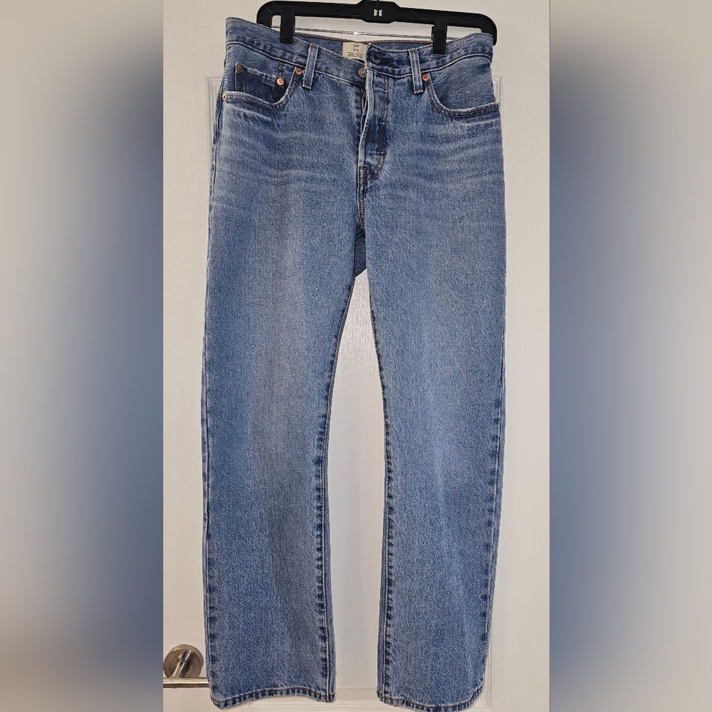Levi's 501 90's Med Light Blue Jeans "In Love With You"  EUC  Size 28×30